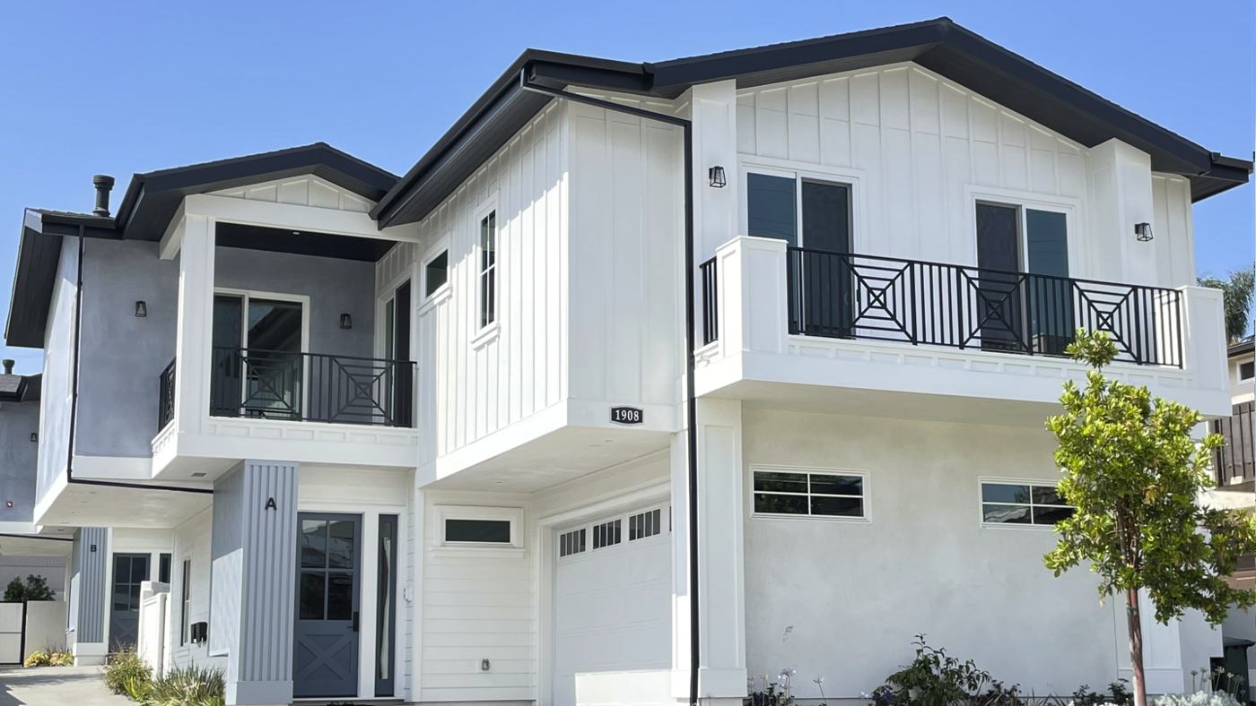 Farmhouse Style Home by RODCO Construction in Redondo Beach